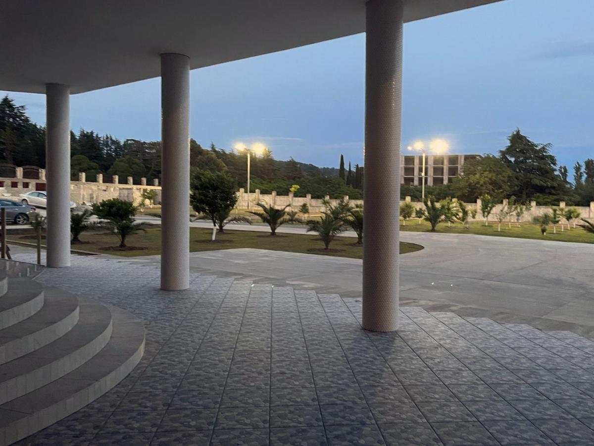 Hotel Black Sea Sukhumi Ngoại thất bức ảnh