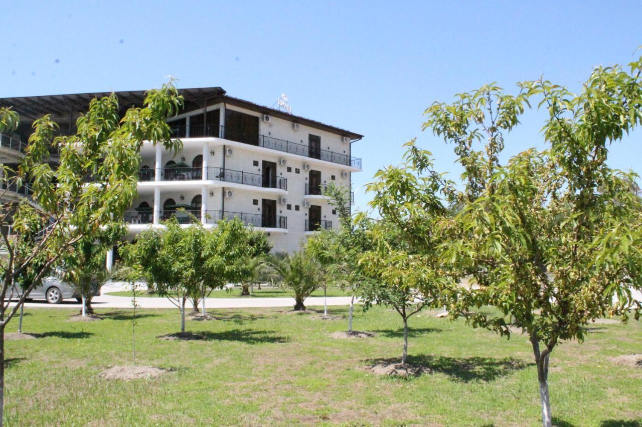 Hotel Black Sea Sukhumi Ngoại thất bức ảnh