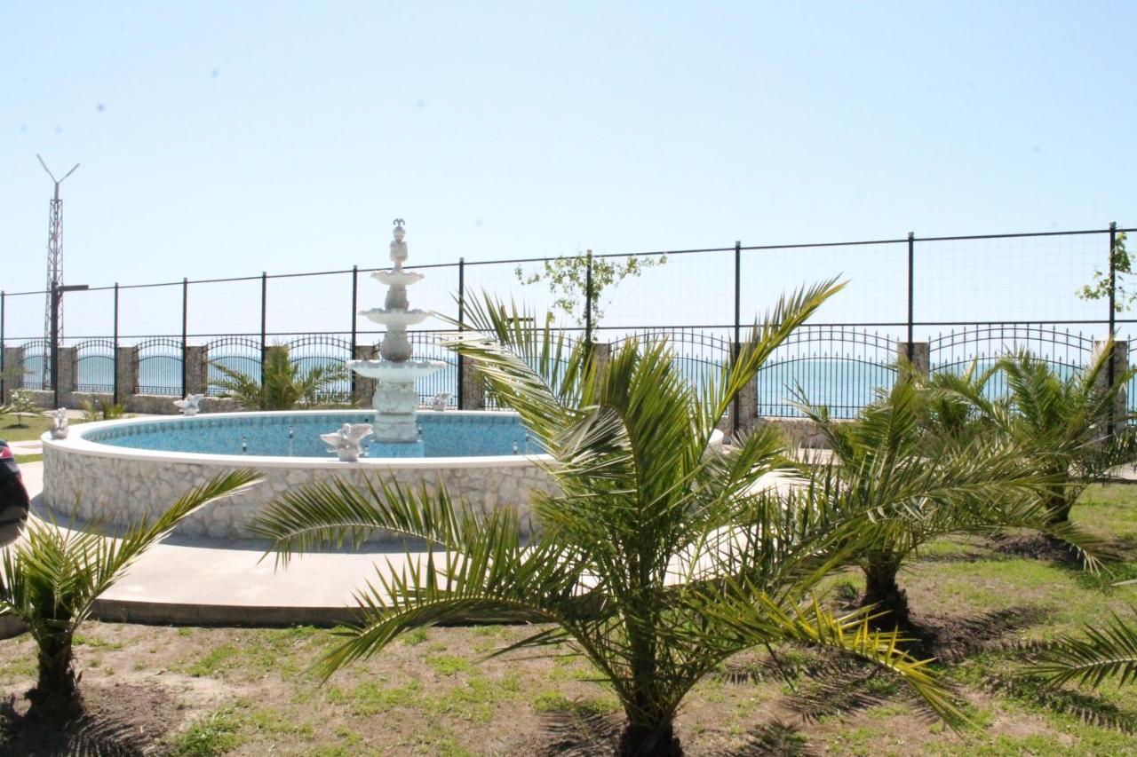 Hotel Black Sea Sukhumi Ngoại thất bức ảnh
