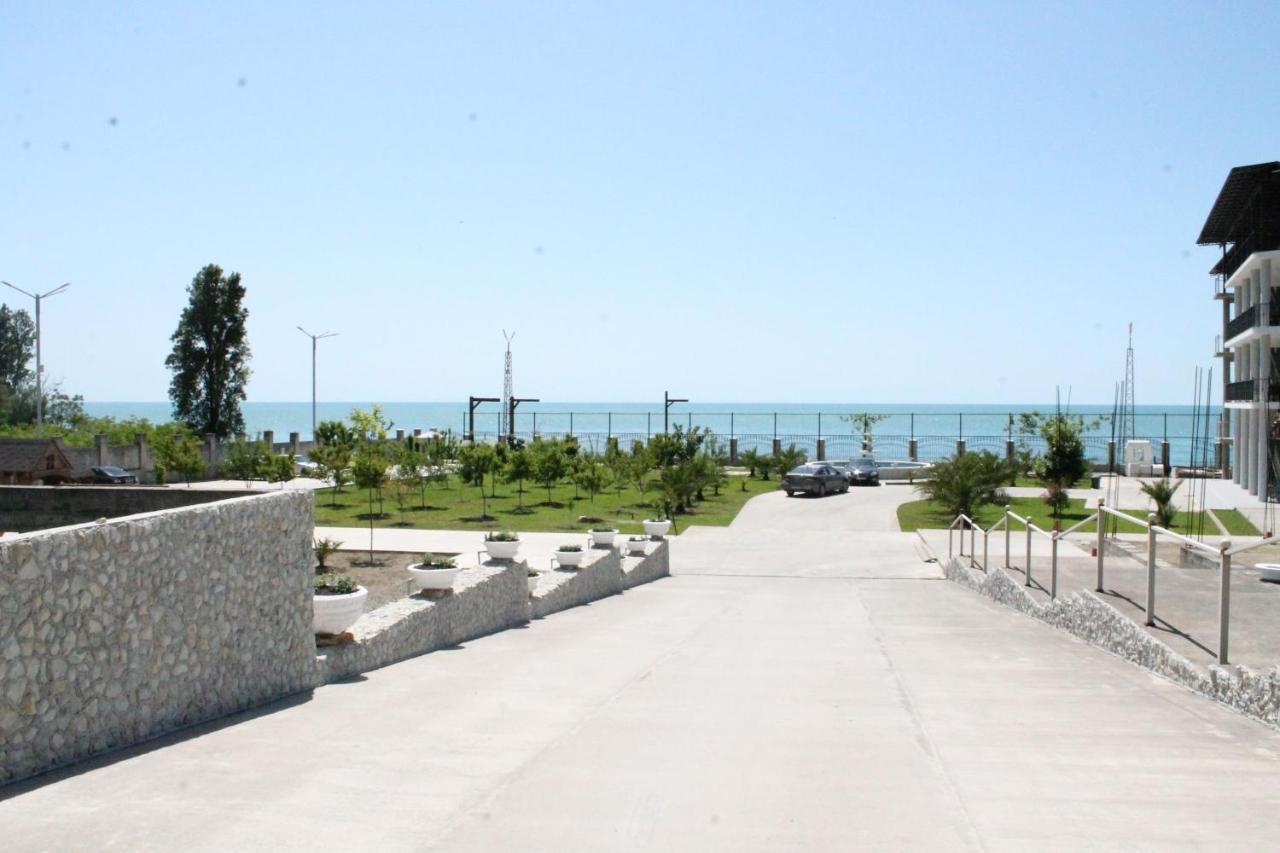 Hotel Black Sea Sukhumi Ngoại thất bức ảnh
